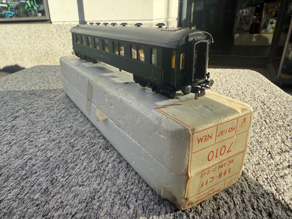Metropolitan Modelleisenbahnen: Metropolitan 7010 H0 DC Personenwagen SBB  RARE – Gebraucht aus Chiasso von Carrara-Modellismo 2