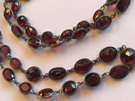 Collier ancien en grenat véritable - Élégance d'antan!