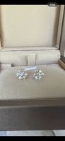 Boucles d’oreille fleurs Platine