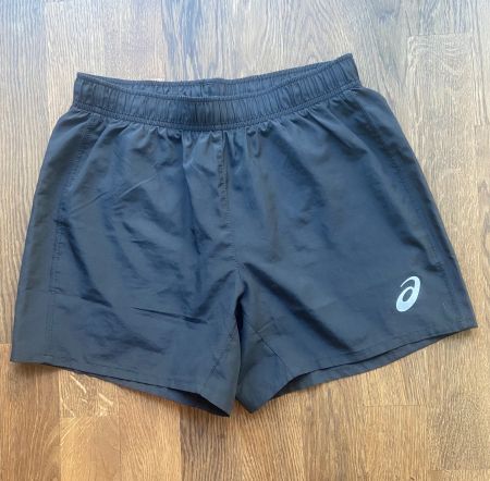 Laufshorts Asics Kinder schwarz Grösse S, sehr guter Zustand