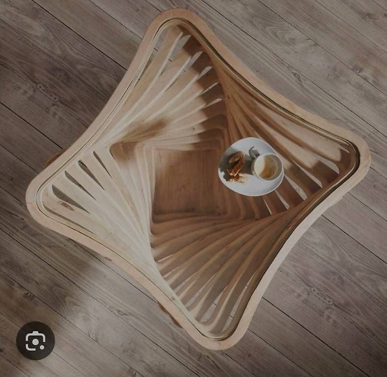 Tavoli: Couchtisch Twist aus massivem Mangoholz – Usato da Murten venduto da Kousen