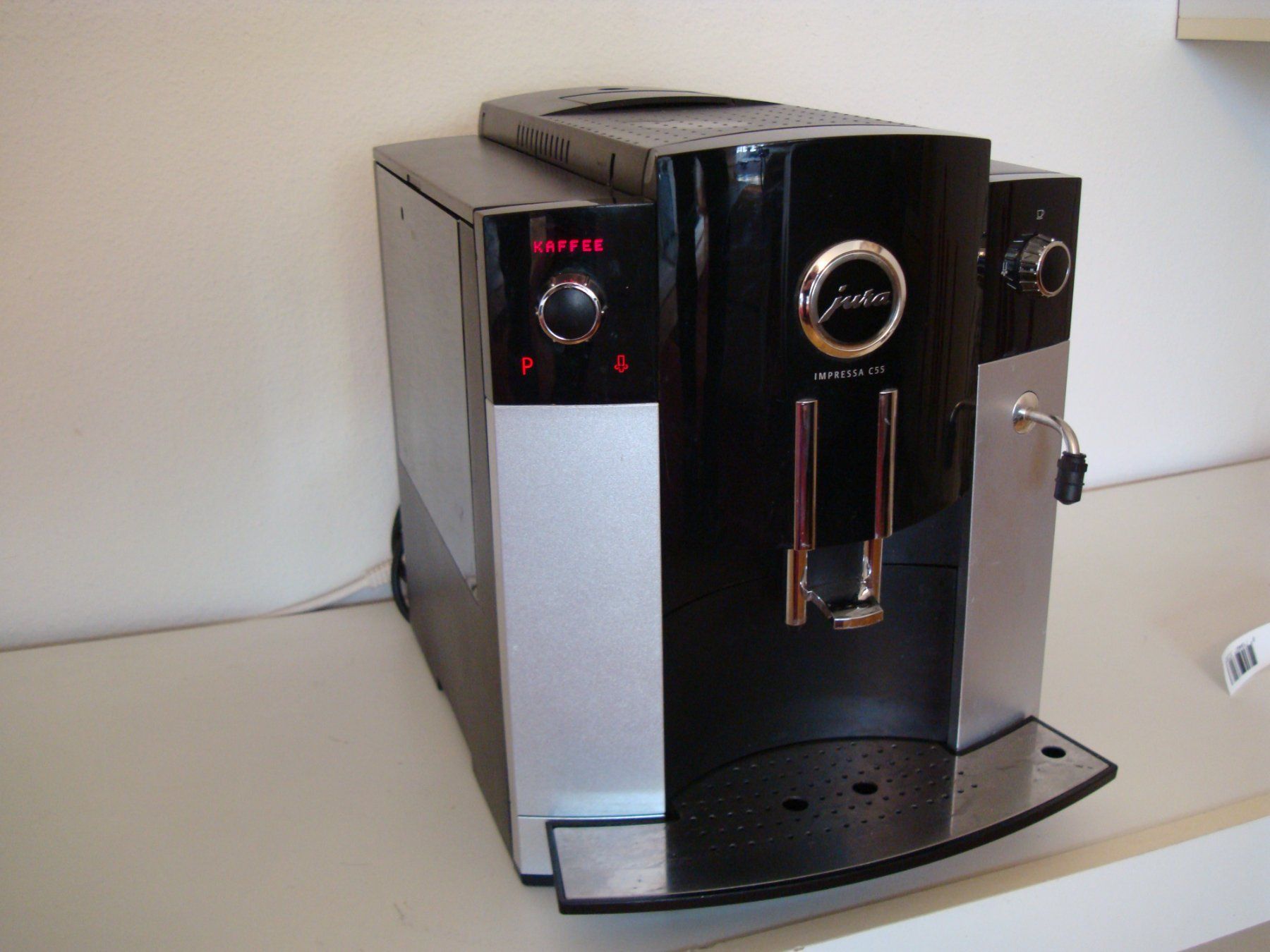 Jura Macchine per caffè & Macchine per espresso: Jura Impressa Kaffeevollautomat C55 – Usato da Zürich venduto da Kazanlak