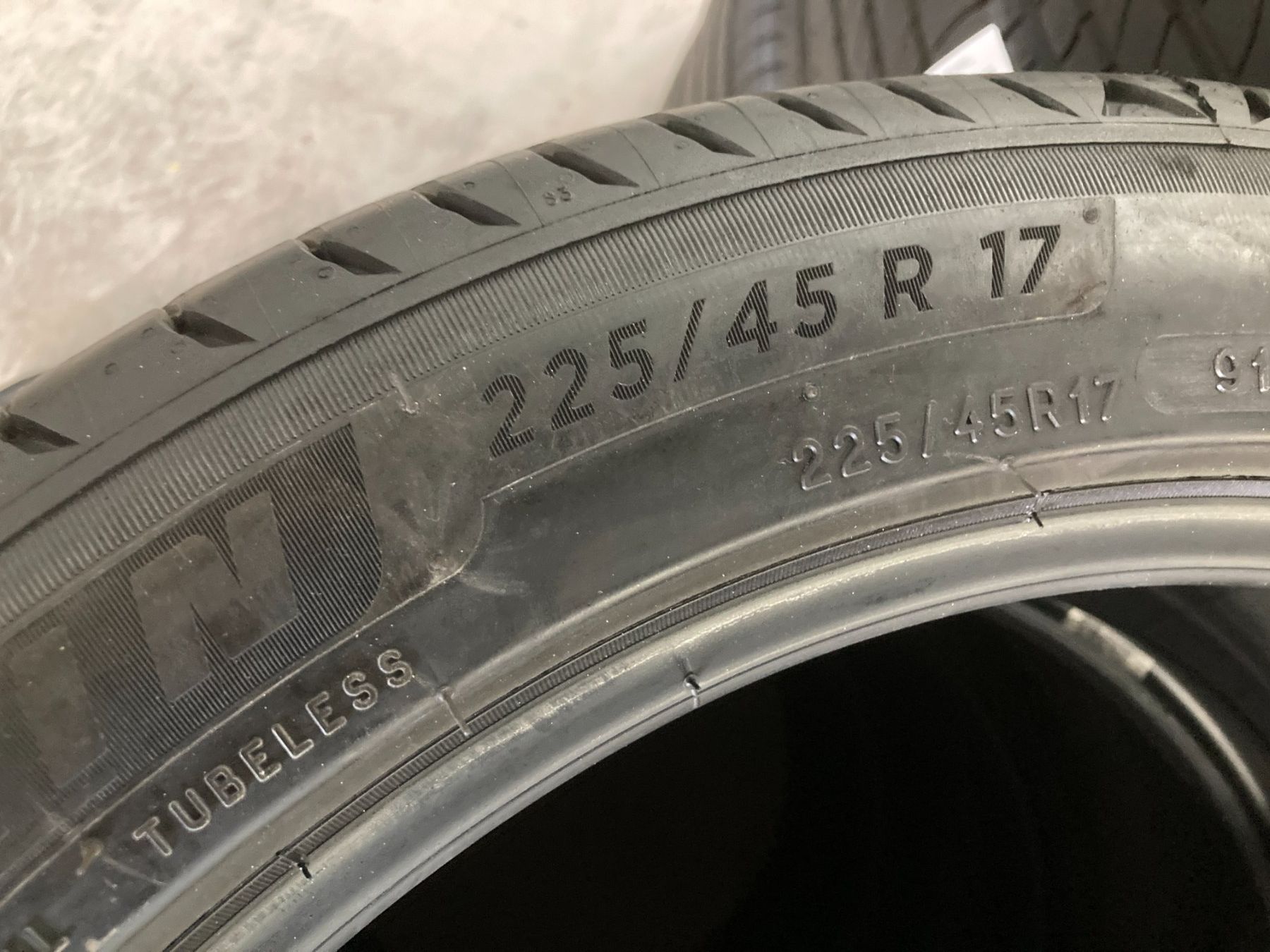 Michelin Pneus & Kompletträder: 225/45R17 Sommerpneu Michelin – Gebraucht aus Cham von WB2223 4