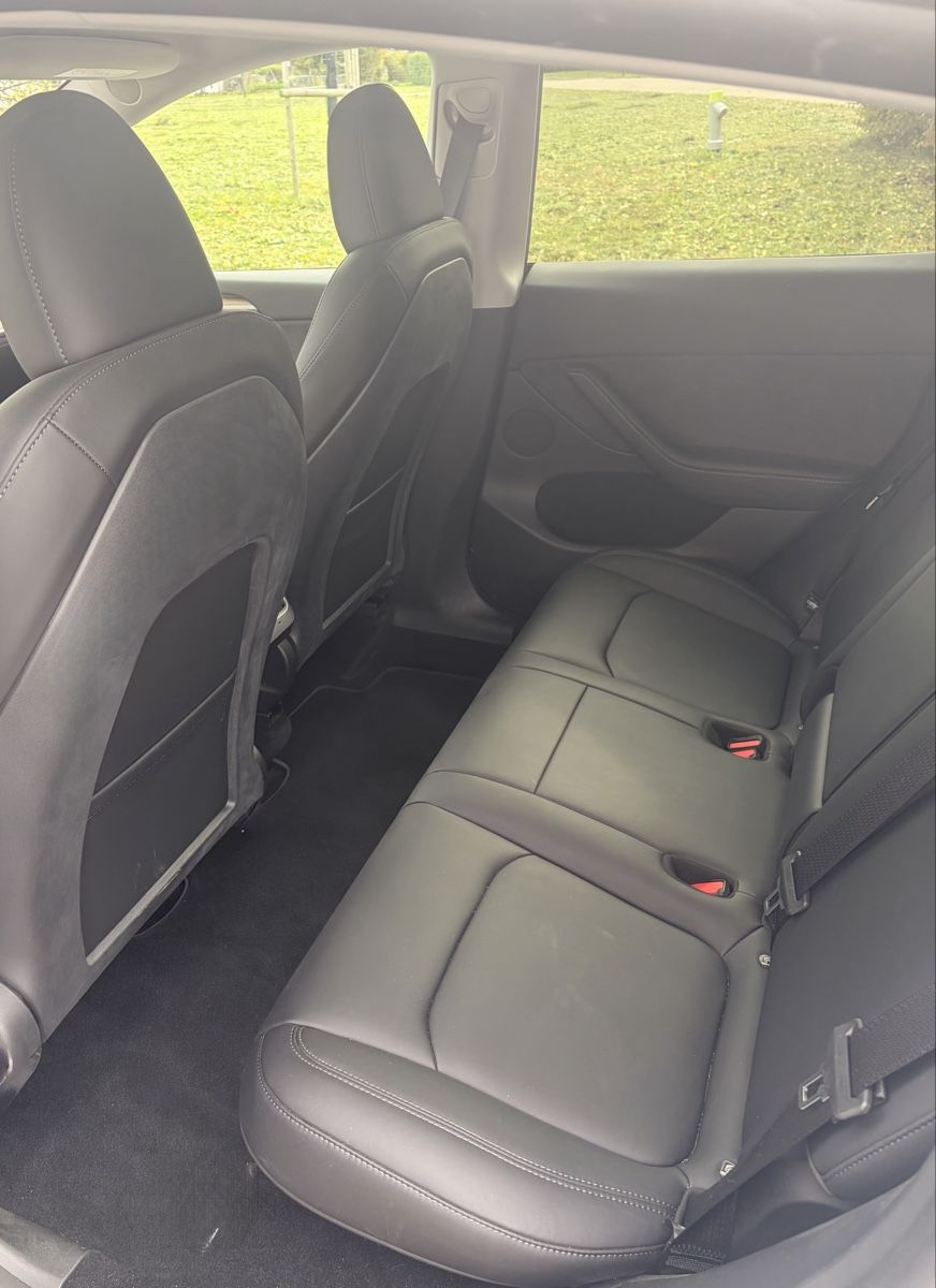 Tesla Automobili: Tesla Model Y Hinterradantrieb Pearl White – Usato da Greifensee venduto da Flobaben 6