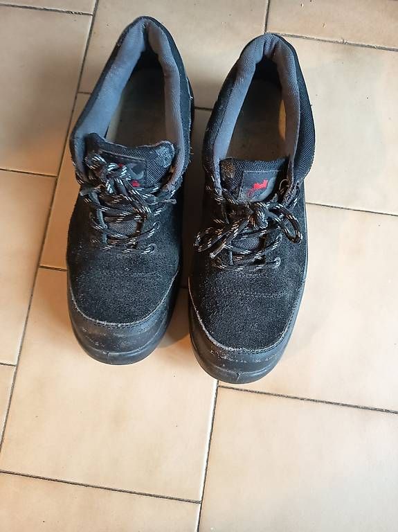 Scarpe da uomo: Herren Winterschuhe Schwarz Gr. 43 – Usato da Aesch BL venduto da Saskia019