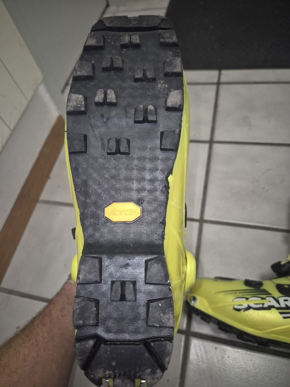 Scarpa Scarpe da uomo: Scarpa Alien 1.0 28.0 – Nuovo (secondo la descrizione) da Porrentruy venduto da jer_6hmq 2