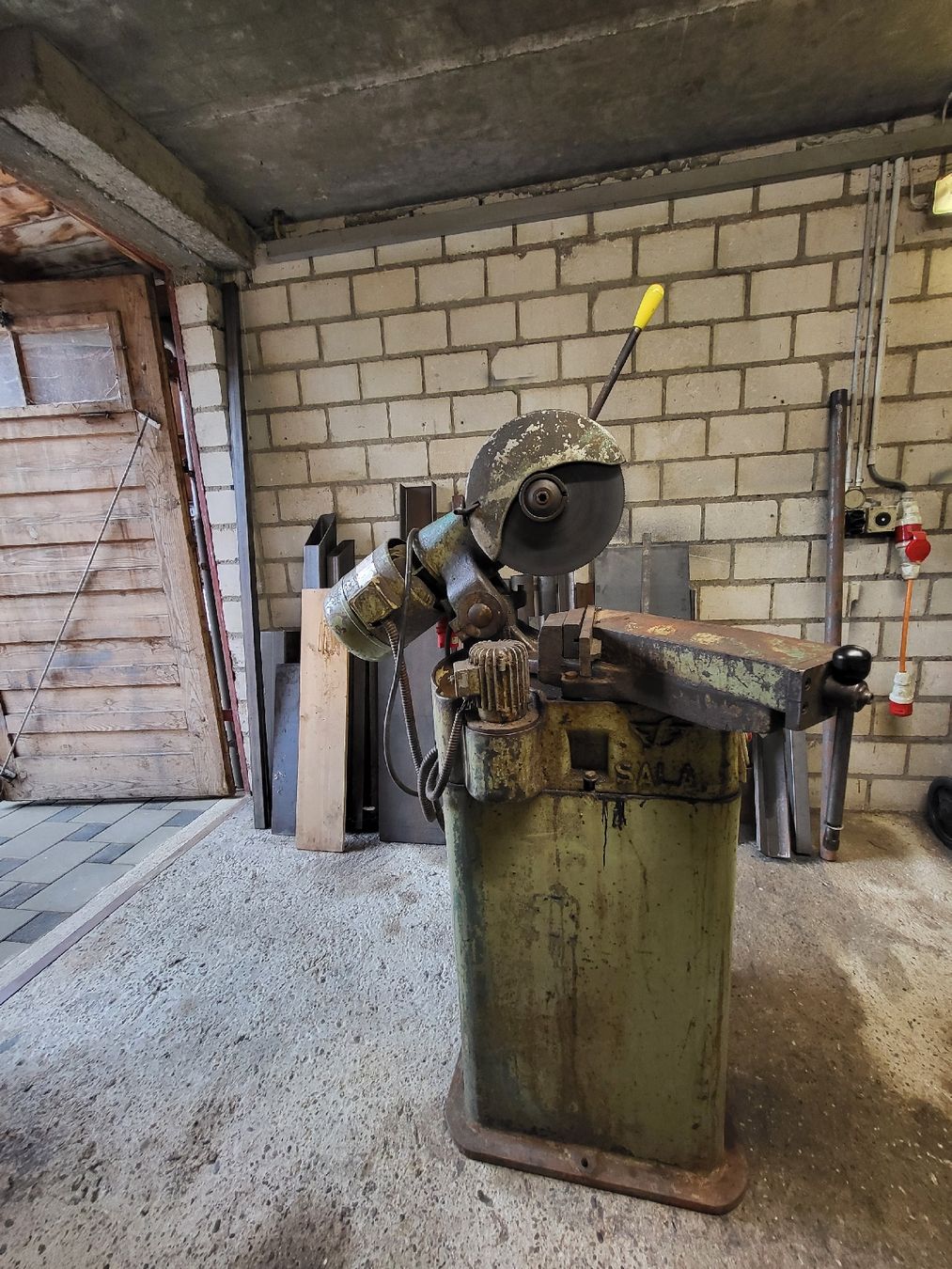 Sägen: Metallkreissäge 300mm – Gebraucht aus Sumiswald von YM31 2