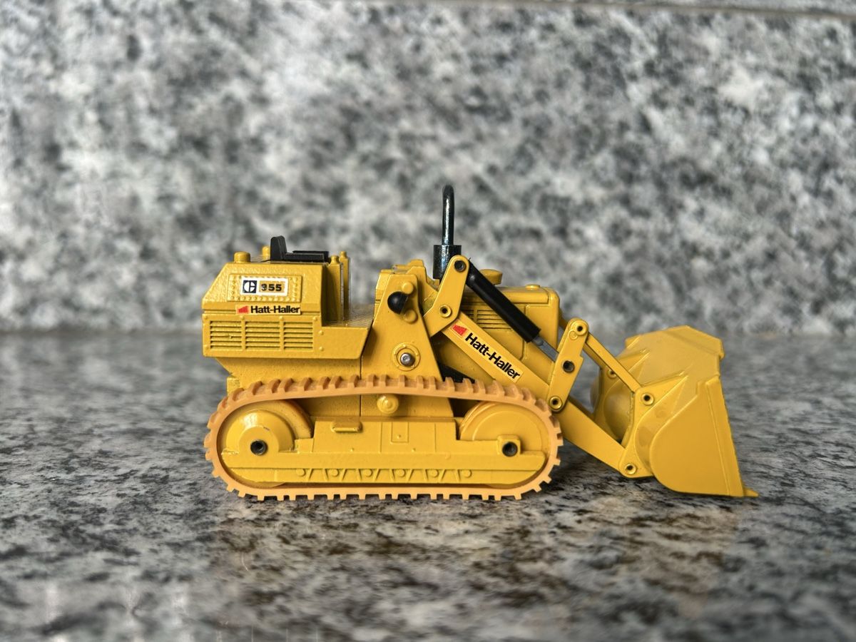Caterpillar Kit di modellismo & Modellini statici: Cat 955 , 1:50 , NZG – Usato da Horw venduto da Tigercat635 2