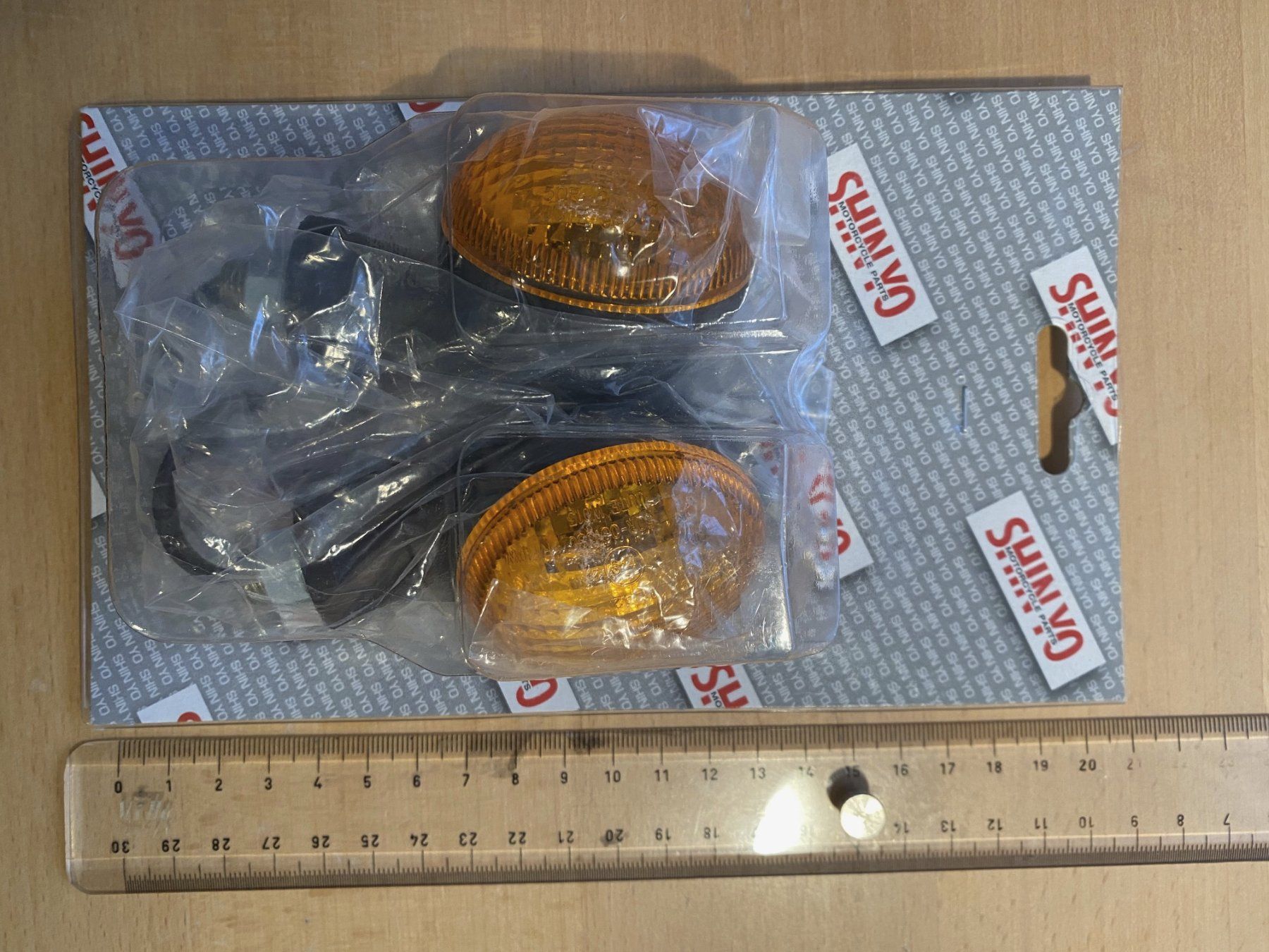 Tutti i ricambio per moto: SHIN YO - Mini-Blinker-Oval schwarz 20 mm E-geprüft – Nuovo e nell'imballaggio originale da Hombrechtikon venduto da Loollaan