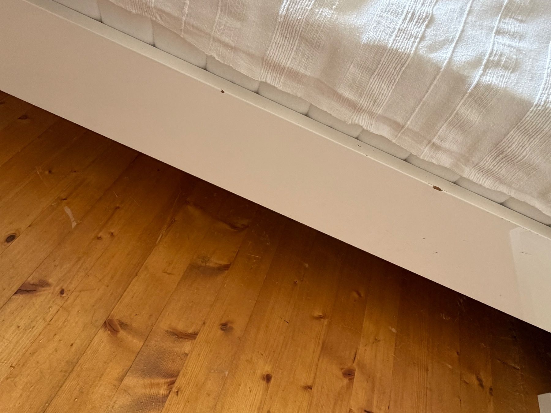 Letti: Weisses Holzbettgestell 140x200cm – Usato da Berikon venduto da Fbarca 2