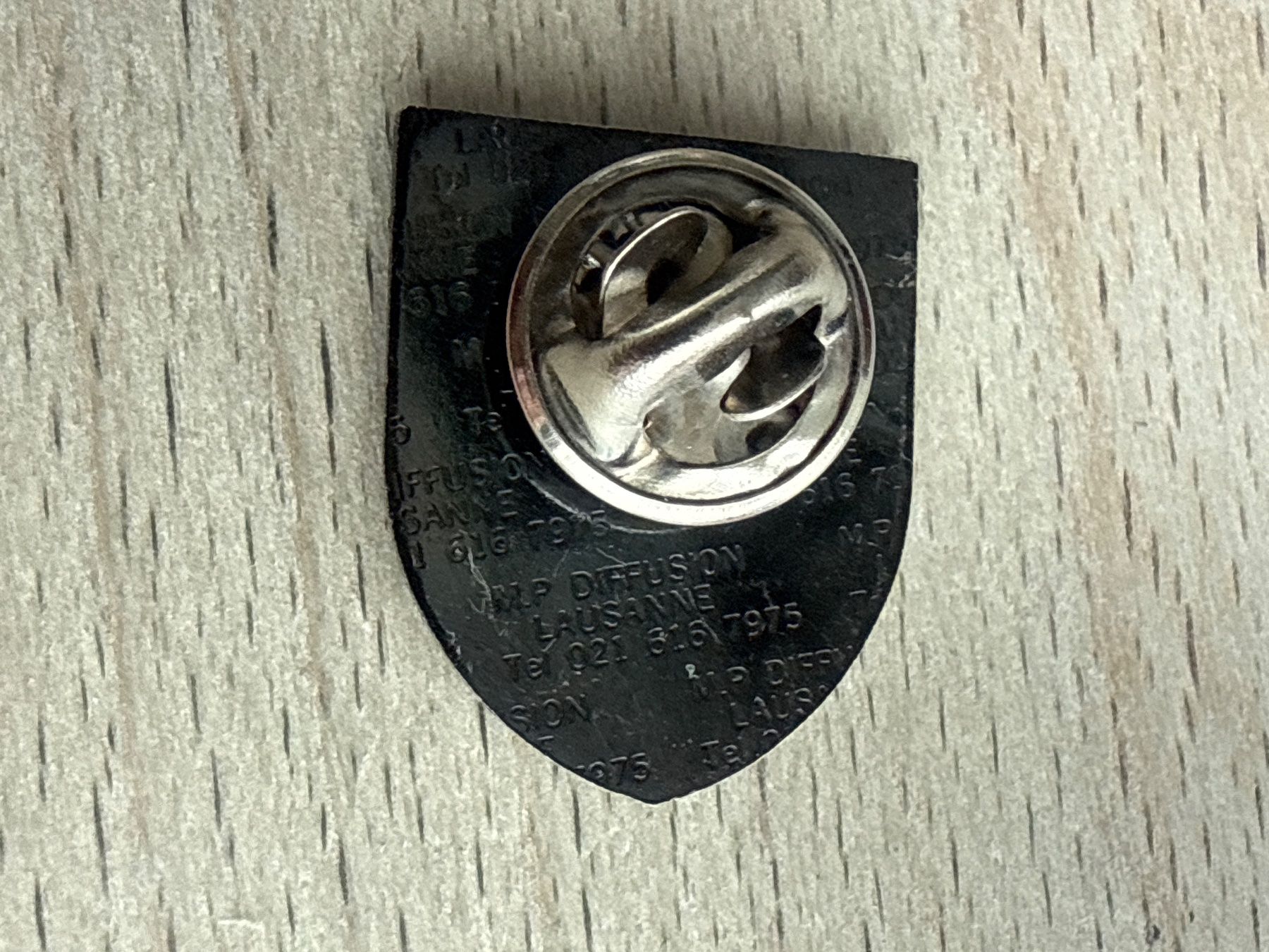 Plaketten & Abzeichen: Pin Kanton Neuchâtel Wappen – Gebraucht aus Glattbrugg von Schweigmatt 1