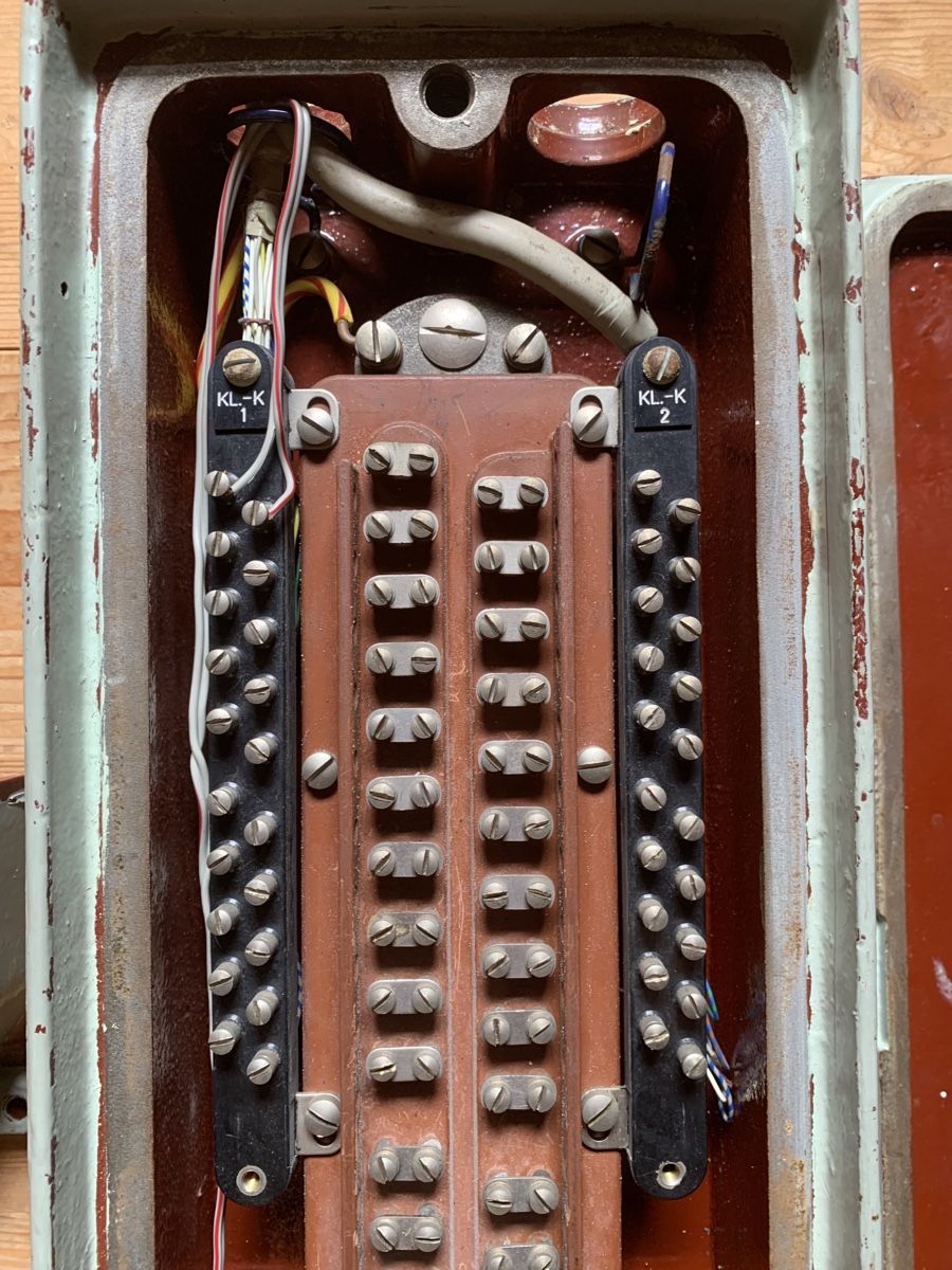 Telefone: Multiplexkasten von 1939 aus Festung der Schweizer Armee – Gebraucht aus Goldingen von Bergler012 3