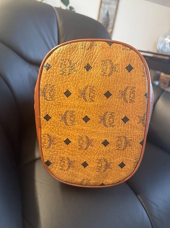 Sacs femmes: Mcm Beuteltasche Cognac – D'occasion à Wangen b. Olten par famyilmaz 4