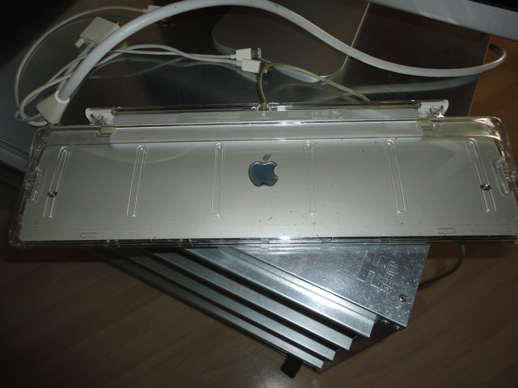 Apple PC: Vintage  MAC  Pro OS X Lion    -    Version 10.7.5 – Usato da Bonstetten venduto da nat_tv99 9
