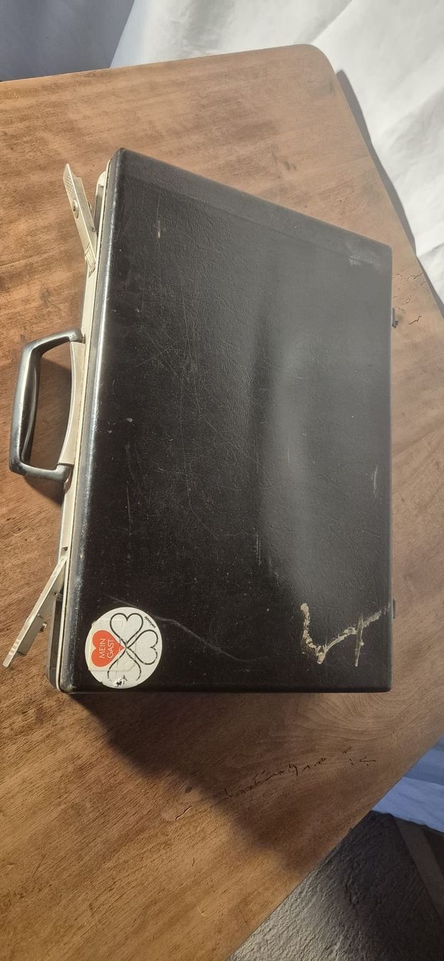 Valigie: Vintage Aktenkoffer / Pilotenkoffer – Usato da Volketswil venduto da Crystallize 6