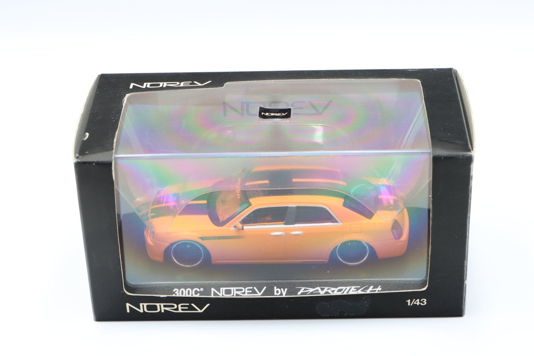 Chrysler Modellini d'auto: Chrysler 300C Parotech 2007 1:43 Norev – Nuovo e nell'imballaggio originale da Bühl b.Aarberg venduto da modelldiecast 1