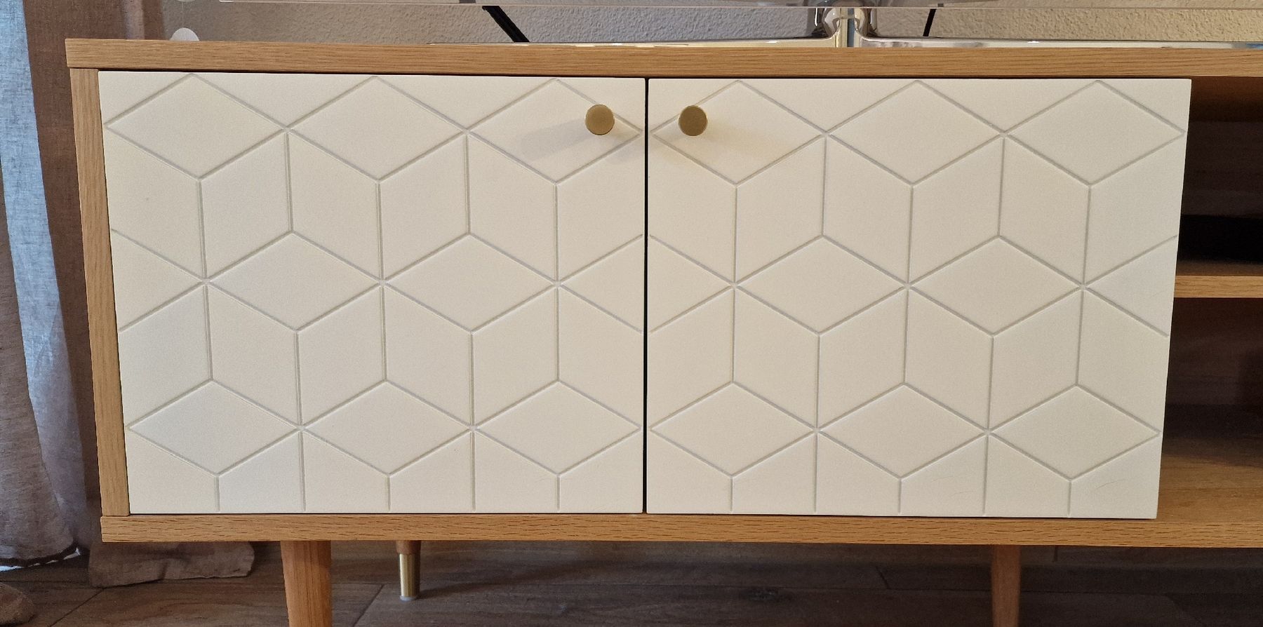 Mobili TV: TV Möbel, MDF Eiche furniert/Eiche massiv – Usato da Suhr venduto da Sbume 3