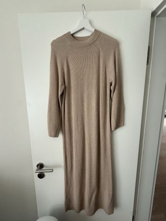 Beiges Strickkleid, Grösse S, perfekt für den Herbst!