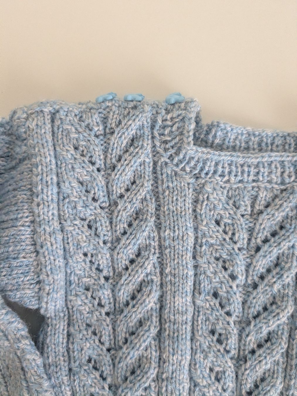 Maglioni & Felpe: Winter Baby Strickpullover, hellblau, Grösse 68-74 Baby – Usato da Rorschach venduto da olg_5qq2 1