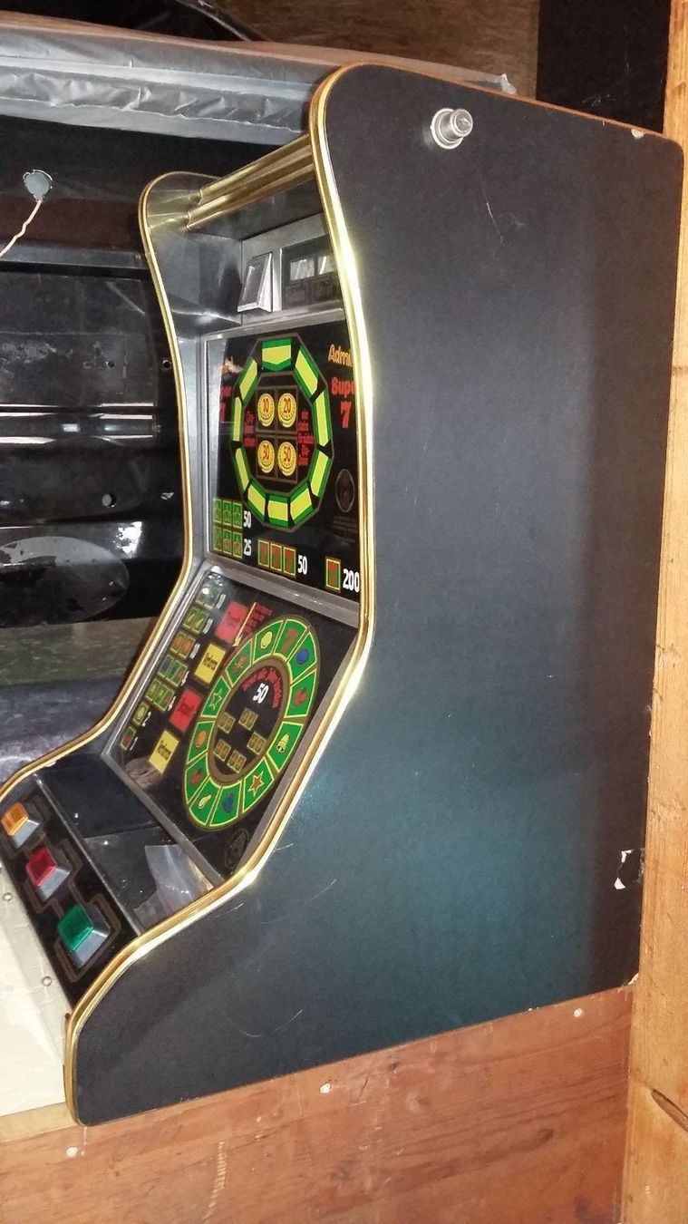 Slot Machine: alter Novomatic Geldspielautomat defekt – Difettoso da Dulliken venduto da Dullikenlerchclassic