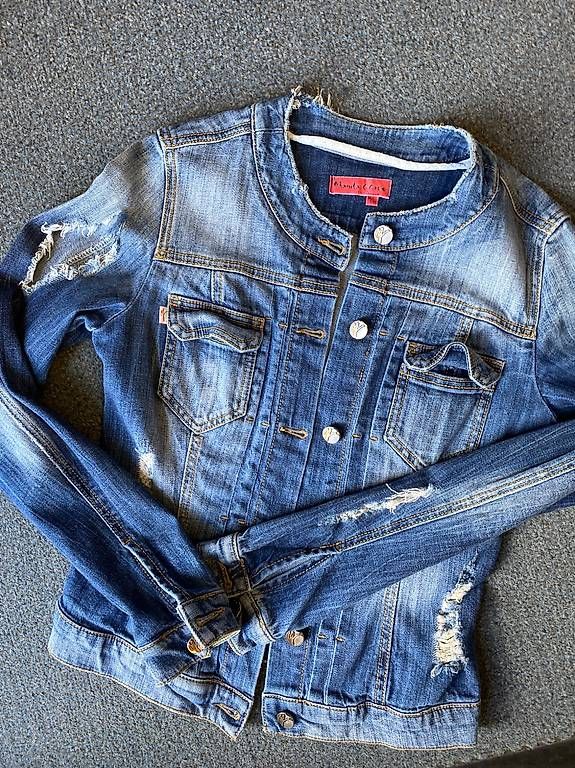 Giacche: Jeansjacke Manila Grace – Usato da St. Gallen venduto da Konstanza 1