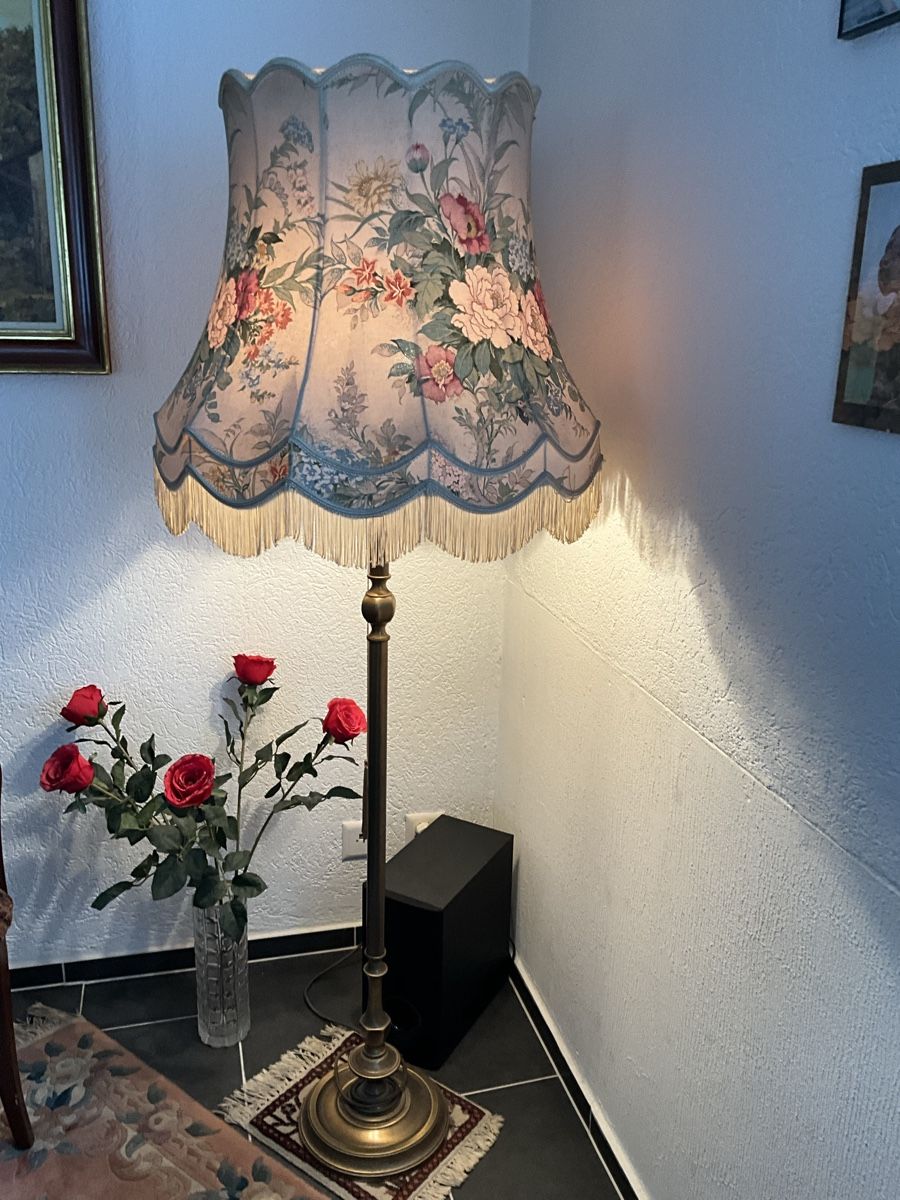 Lampes: Stehlampe Blumenmuster mit Fransen – D'occasion à Niederlenz par mar_p5sx 3