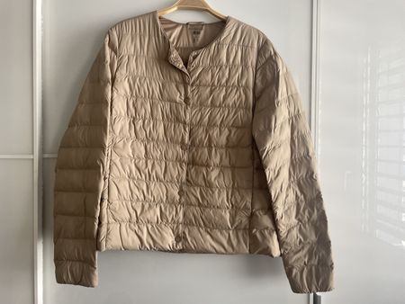 Uniqlo Daunenjacke, Grösse M, beige