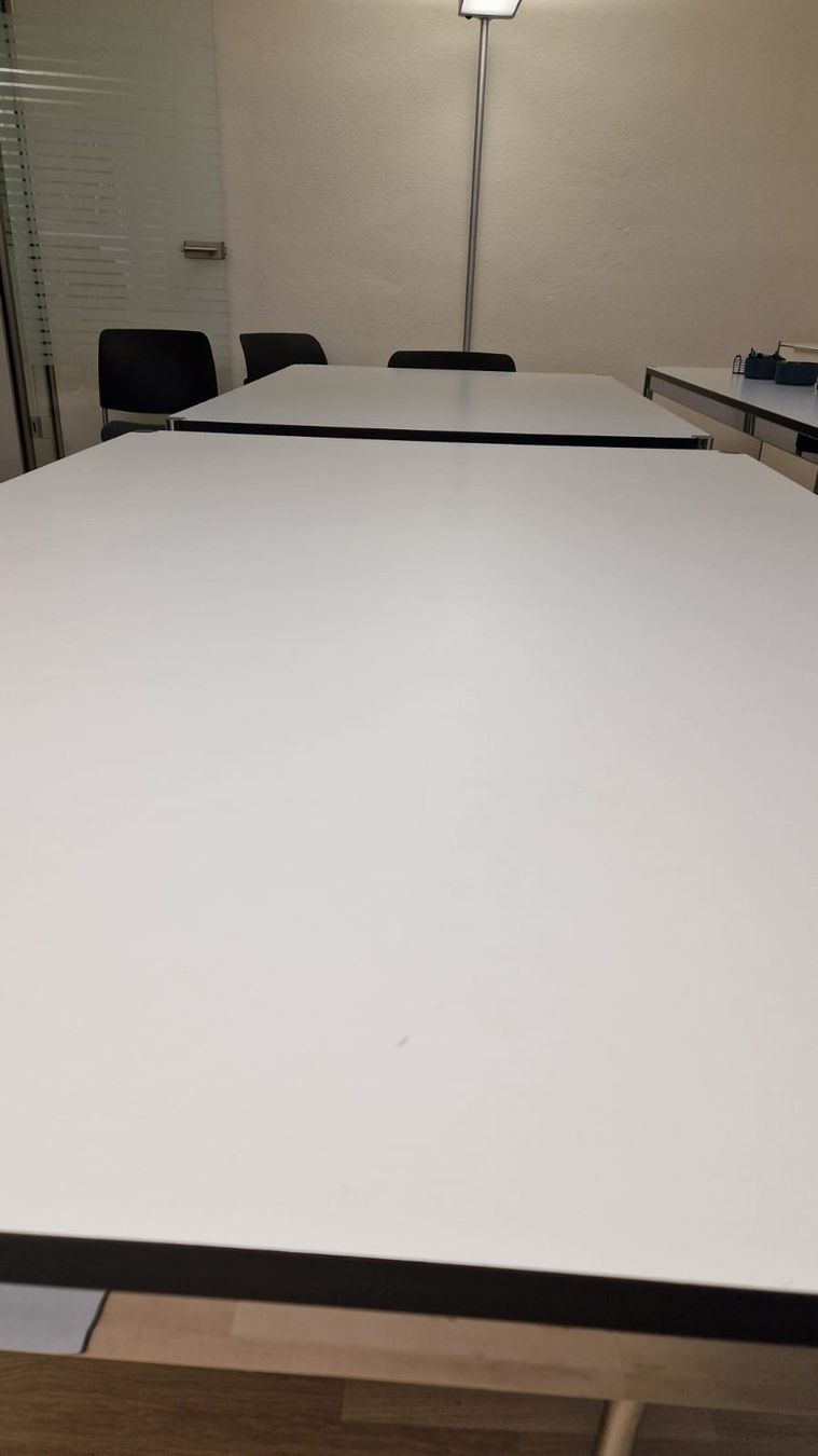USM Scrivanie: Rarer USM-Tisch 150 cm x 100 cm - Weiss – Usato da Luzern venduto da Greg_K93 1