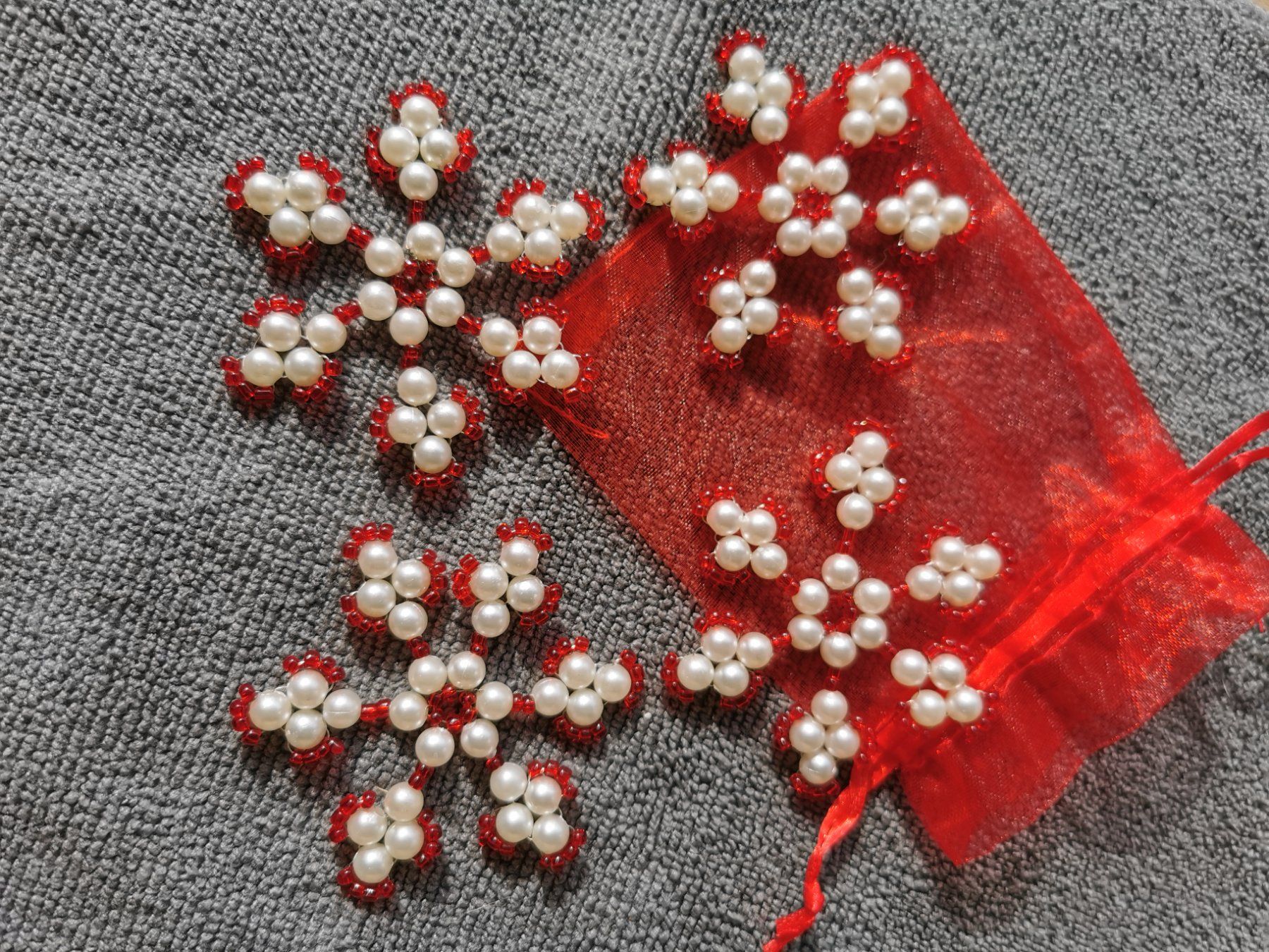 Alle Dekorationen: Schneestern (4 Stk.), Weihnachtsdeko handgemacht – Neu und originalverpackt aus Bremgarten AG von Angie_77