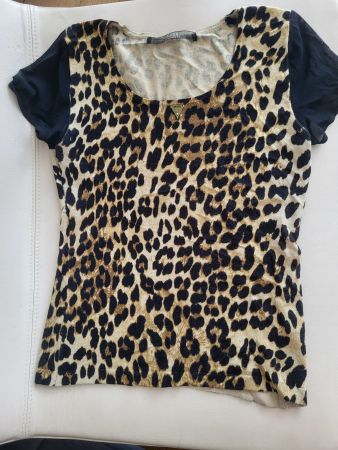 Guess Shirt, Leo-Print, Gr. S – wie neu!