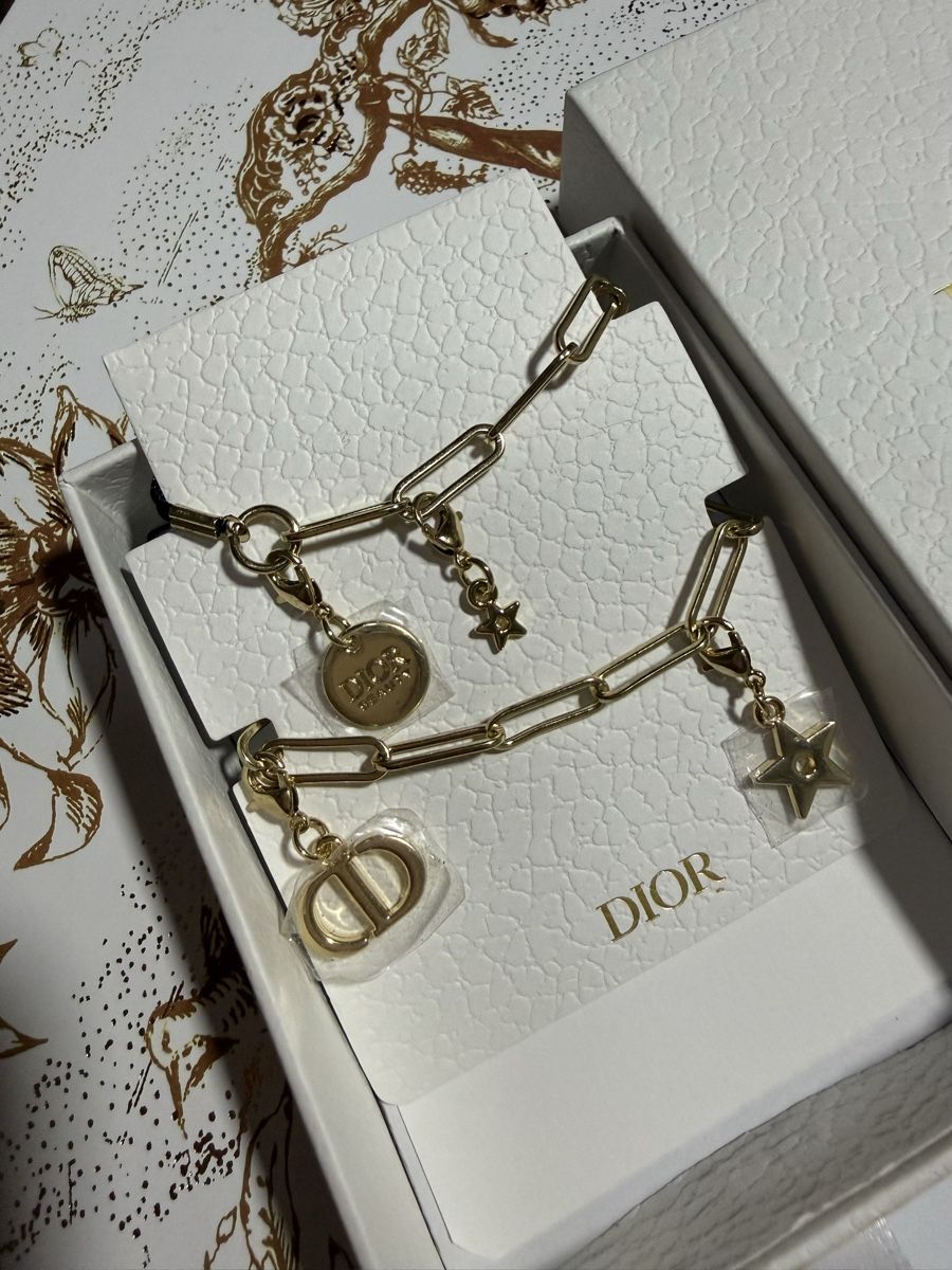 Dior Portachiavi: Dior Beauty Phone Charm / bracelet – Nuovo e nell'imballaggio originale da Luzern venduto da sas_r89l 1