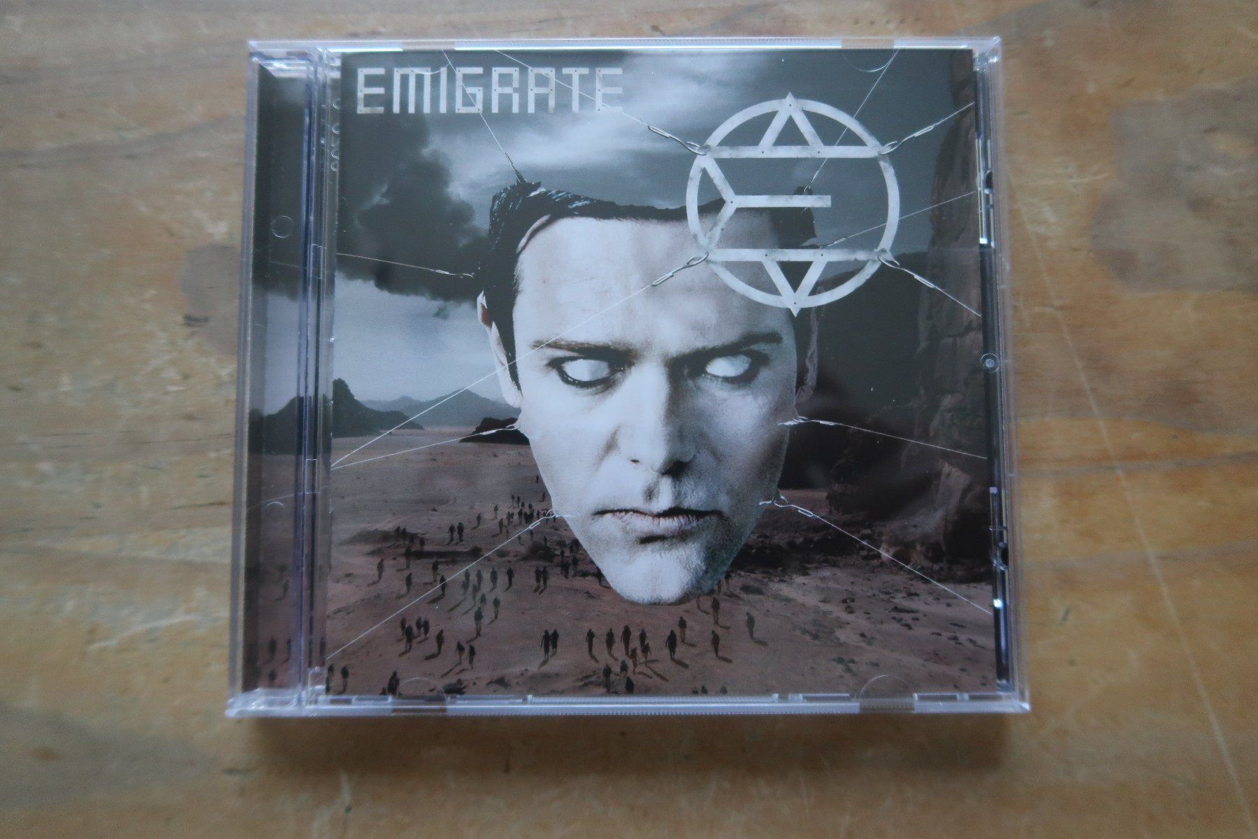 CDs: EMIGRATE - ST - CD – D'occasion à Basel par Patiscat