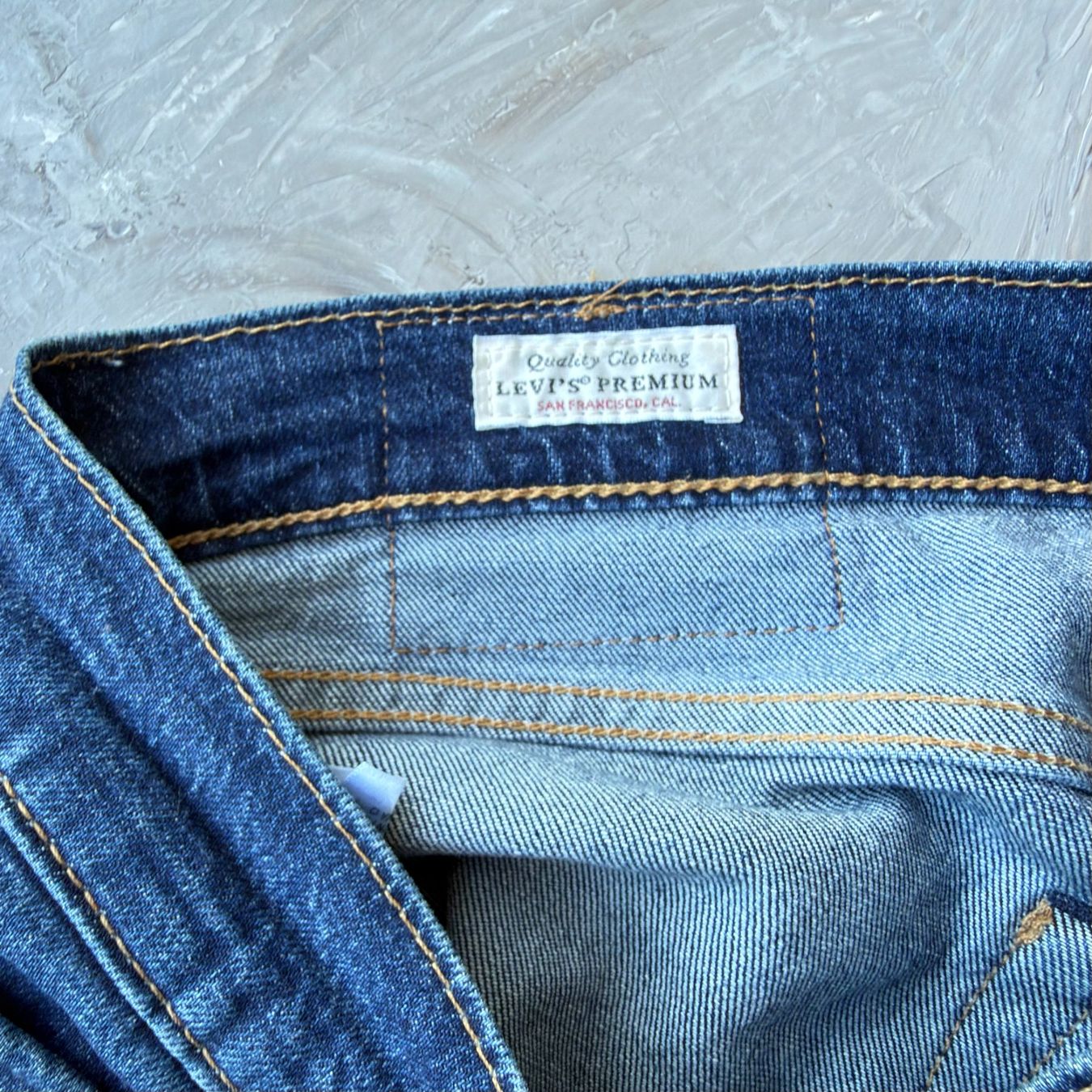 Levi's Jeans: Jean Levi's bleu brut, taille 32/30, bon – Usato da Thônex venduto da Suisse.Shopping 8