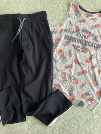 Trainerhose und Shirt von WE 134/140