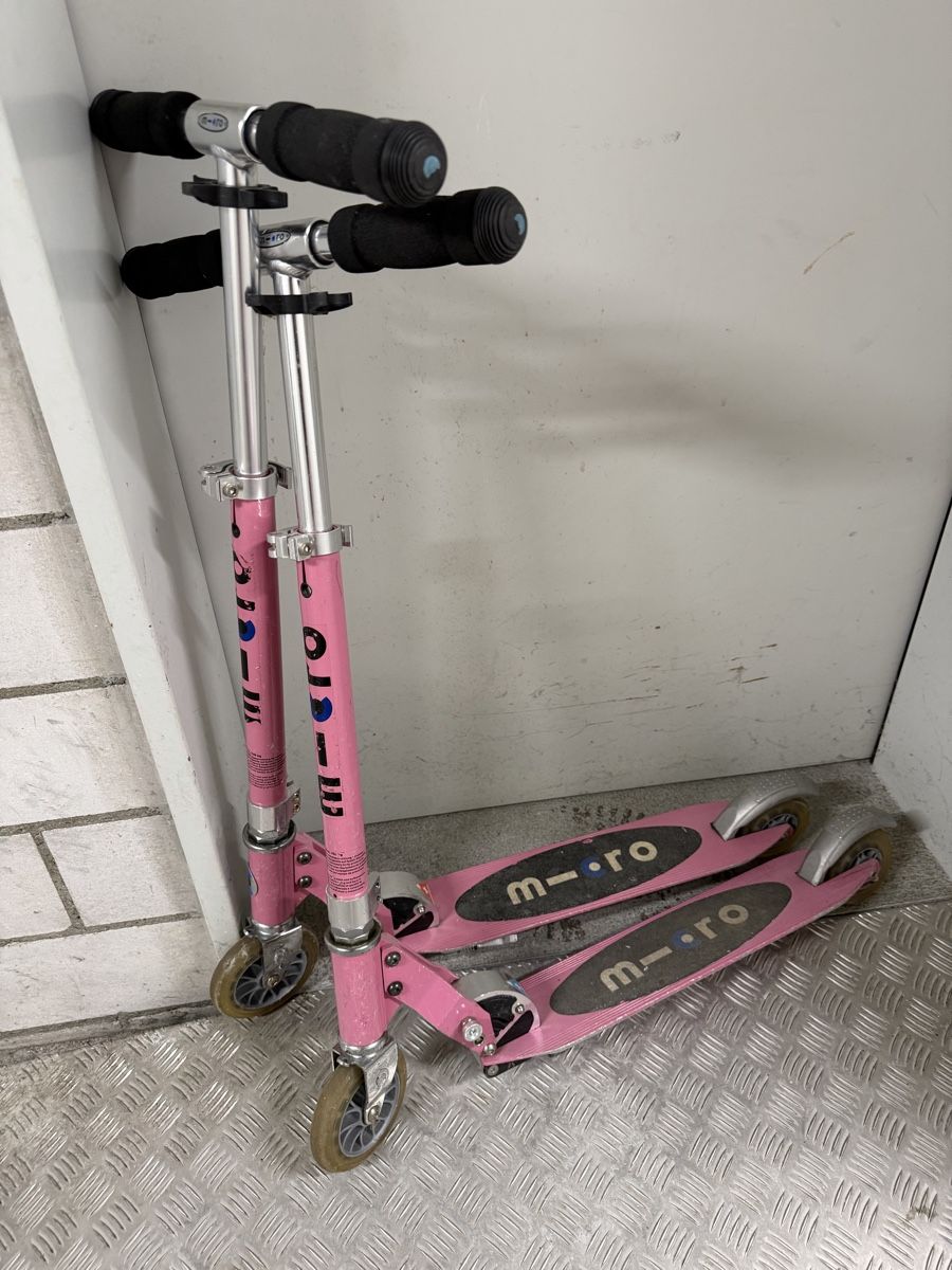 Micro Kickboard: Zwei Micro Scooter Kinderroller pink – Usato da Zürich venduto da Garfield80