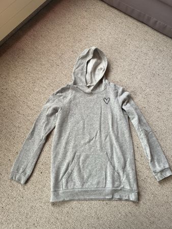 Grauer Pullover, Grösse S/M