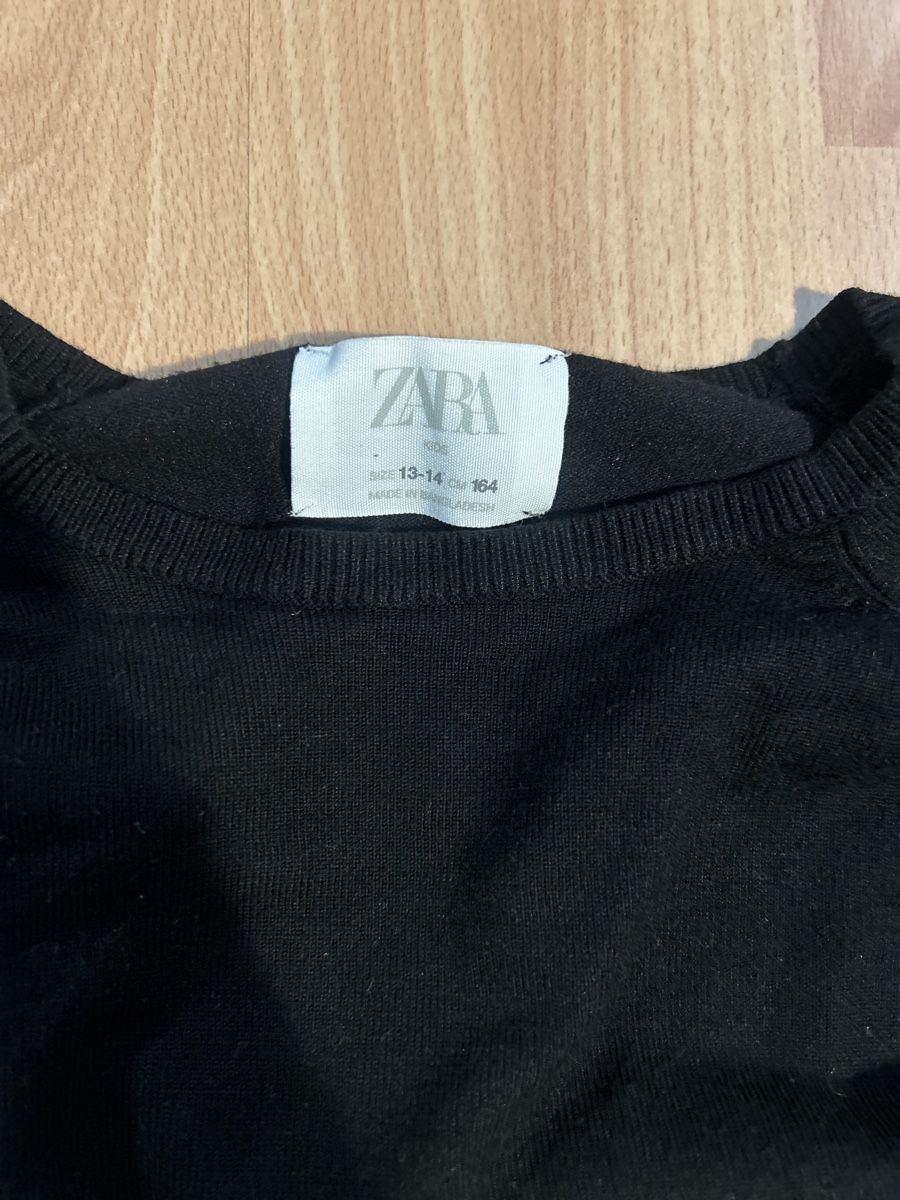 Zara Pulls & Sweat-shirts: Zara Pullover schwarz Grösse S – D'occasion à Muttenz par ali_6yvf 1