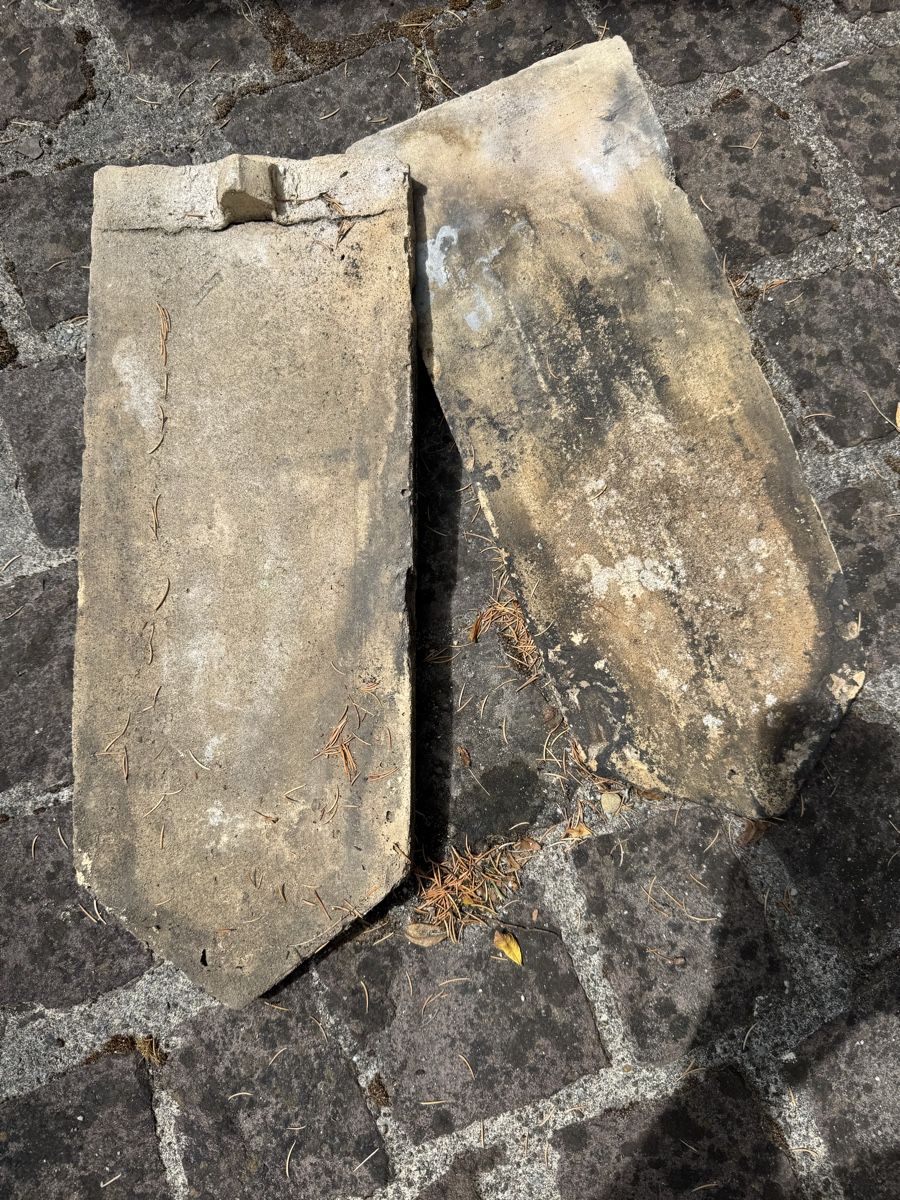 Pietre & tegole: Alte handgemachte Biberschwanz Dachziegel  – Usato da Zürich venduto da Flo021000 2