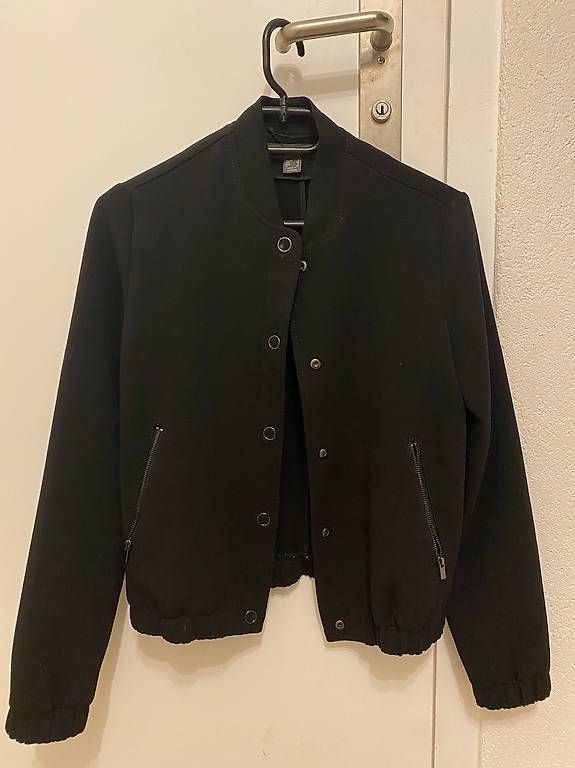 Giacche: Schlichte Übergangsjacke Gr. 36 – Usato da Feuerthalen venduto da Sa1996 2