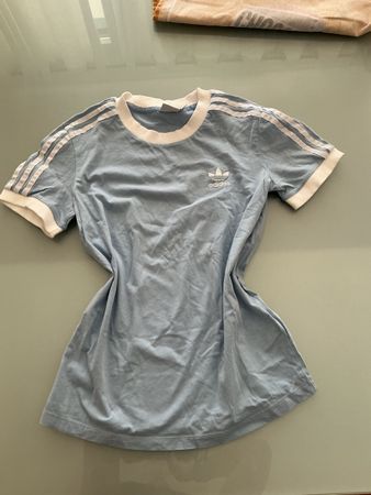 Adidas T-Shirt Hellblau Gr. S – Damen Basic Shirt, Kurzarm, 