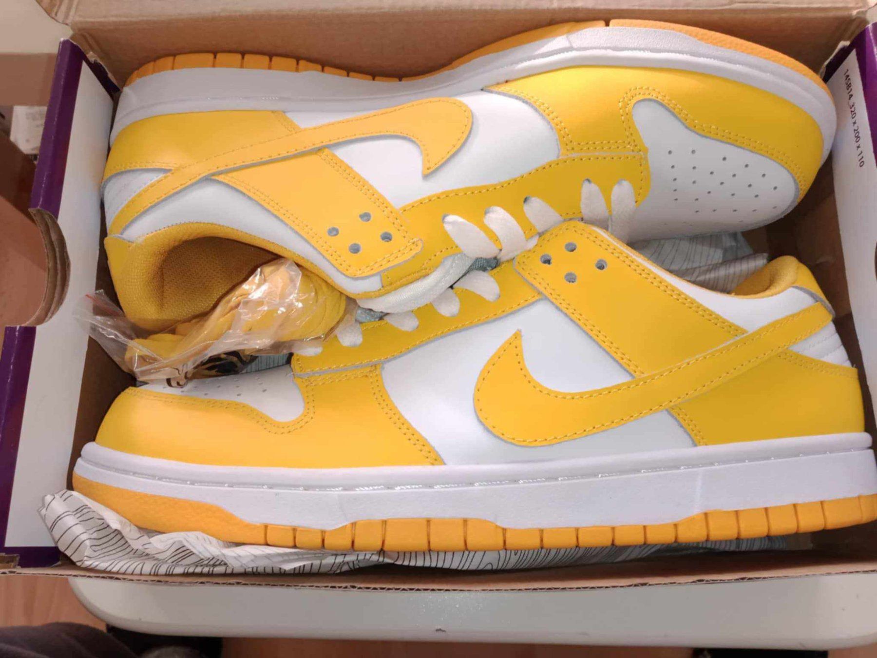 Nike Chaussures hommes: Nike dunks Canary – Neuf avec emballage d'origine à Gontenschwil par Paezo