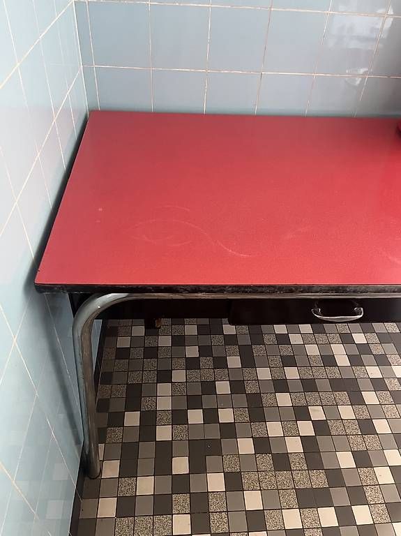 Tische: Table de cuisine vintage rouge Formica – Gebraucht aus Lausanne von tun_5db6 4