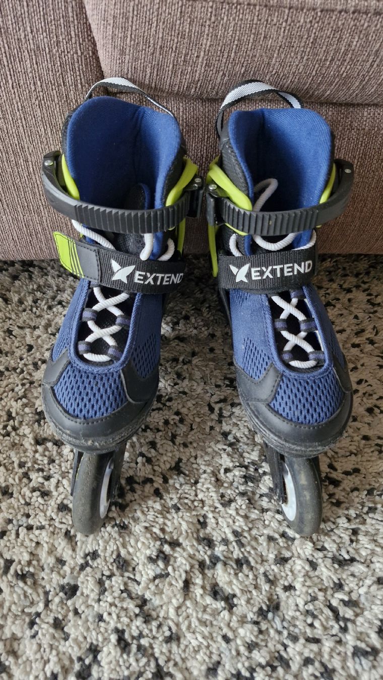 Pattini in linea & Pattini a rotelle: Extend Kinder Inlineskates Rollerblades 29 - 32 verstellbar – Usato da Basel venduto da Andrealin
