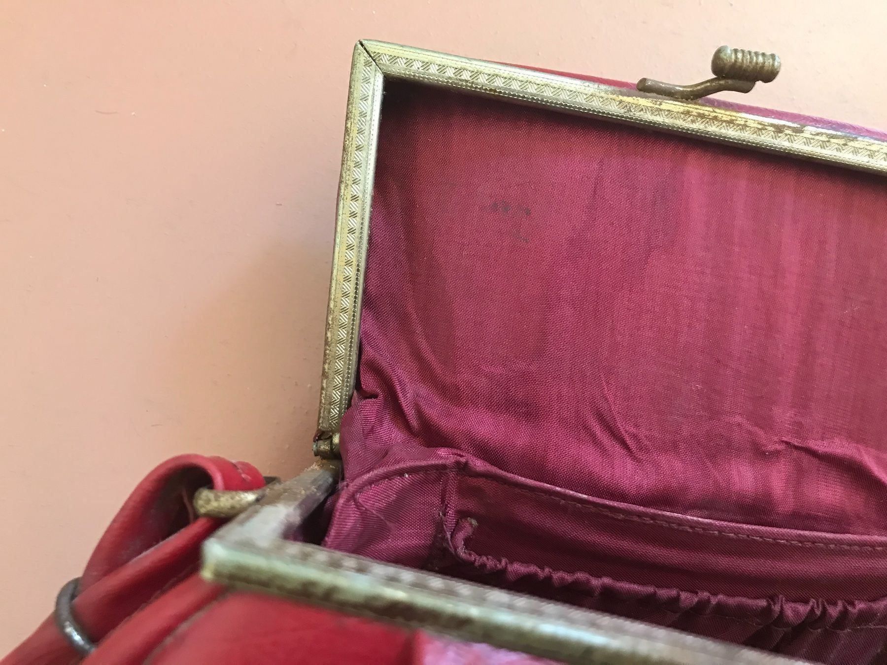 Borse da donna: Antike rote Leder Tasche – Usato da Basel venduto da jillybean 2