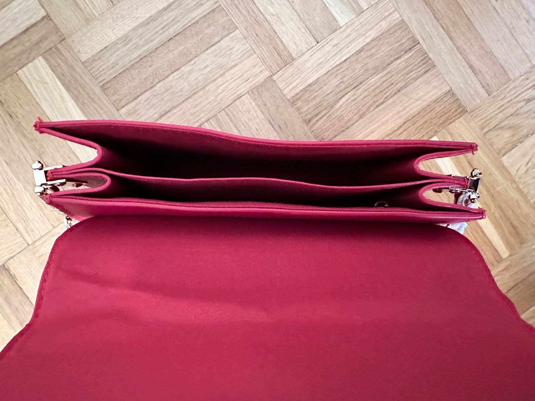Nafnaf Borse da donna: Rote Schultertasche mit goldenem Herz – Usato da Adliswil venduto da kik_9xns 3