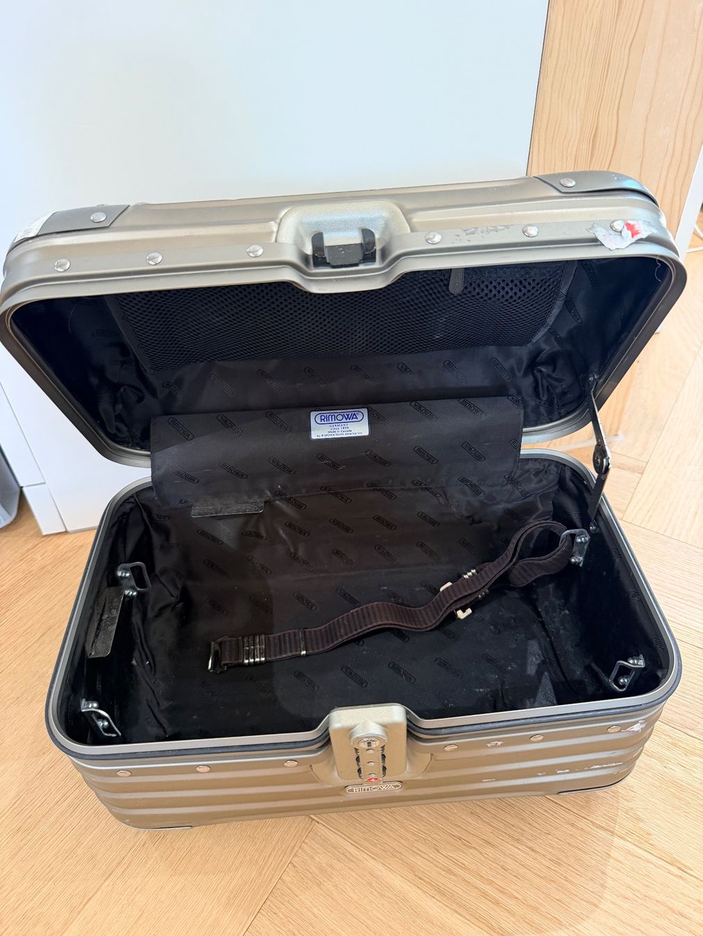 Rimowa Valigie: Rimowa Beauty Case – Usato da Roggwil TG venduto da est_r5x7 1