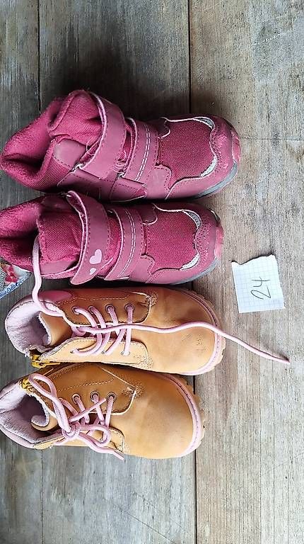 Scarpe per ragazze: Schuhe Mädchen Gr. 24-28 – Usato da Rüti ZH venduto da la-93 1