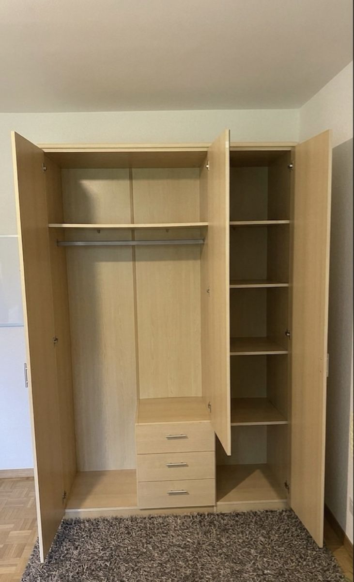 Armoires: Armoire en bois clair, avec miroir – D'occasion à Palézieux par nad_2wnt 1