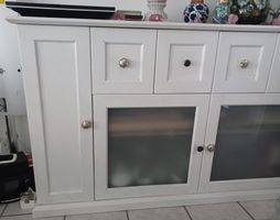 Sideboard, Fichte massiv mit satinierten Glastüren