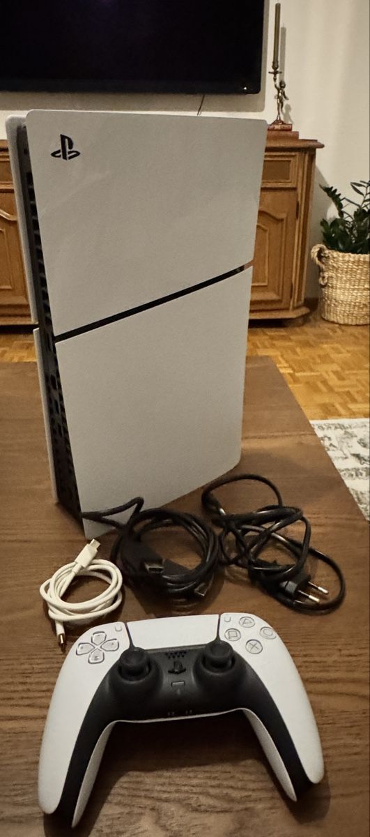 Sony Konsolen: PS5 Slim Digital Version – Gebraucht aus Uzwil von Dano95